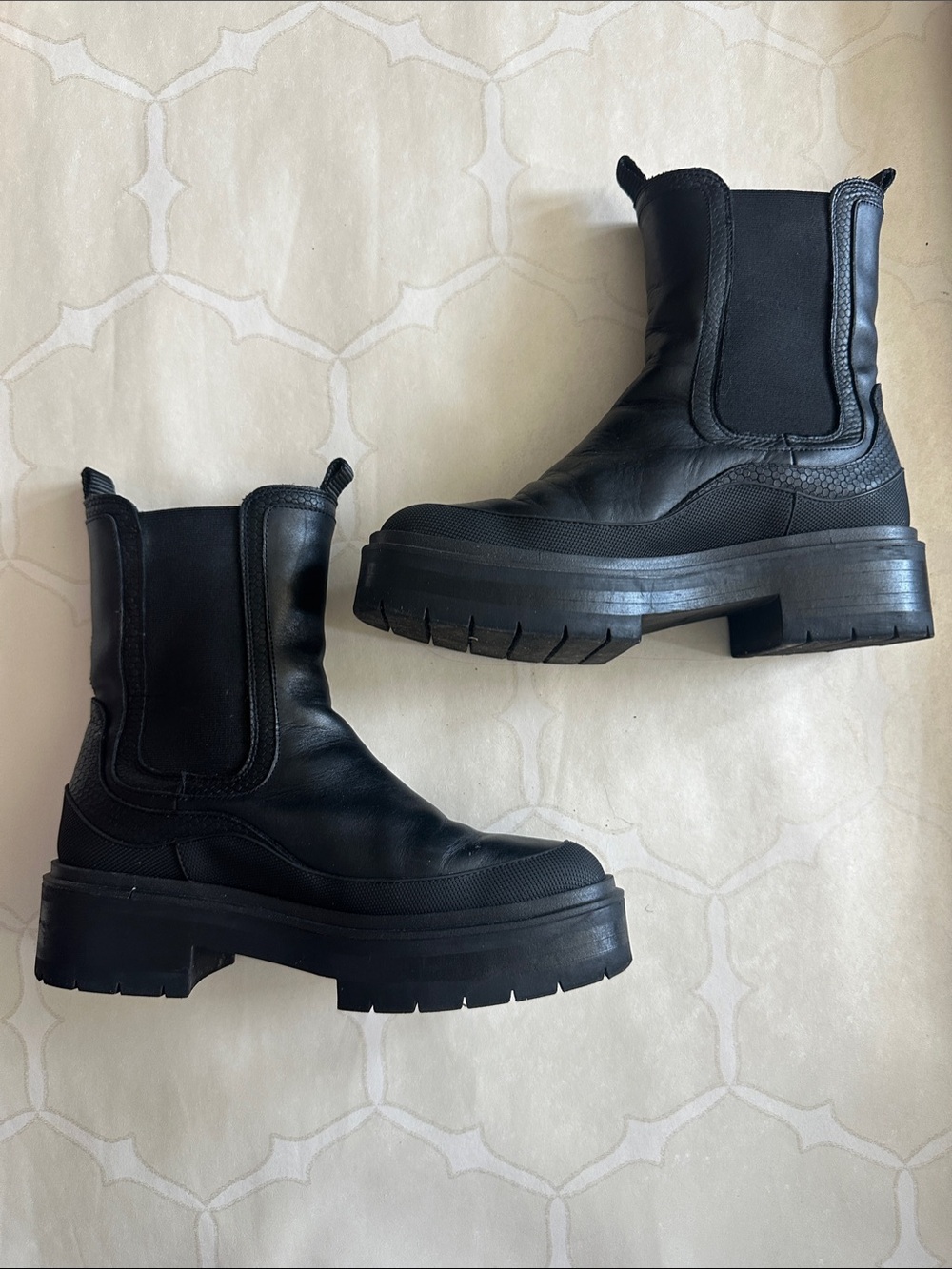 Sam Edelman Lulia Chunky Platform Chelsea Lug Boots Black